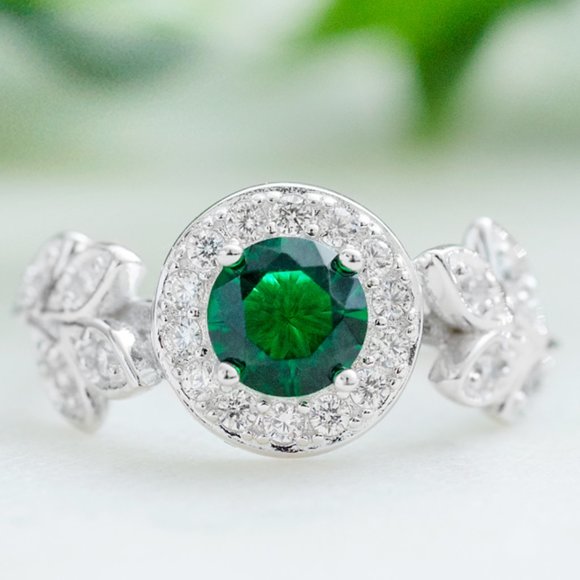 Round Emerald Green Gemstone Ring,  925 Sterling Silver Charmed Aroma - Picture 1 of 5